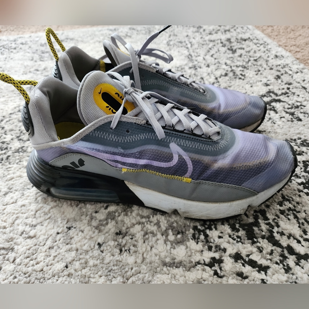 Nike Air Max 2000 Sneakers Mens Size 11 BV9977-002